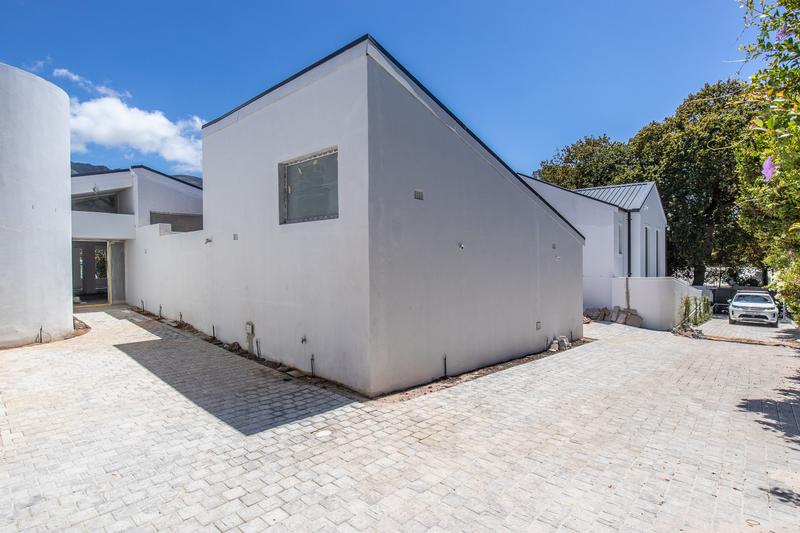 5 Bedroom Property for Sale in Constantia Western Cape